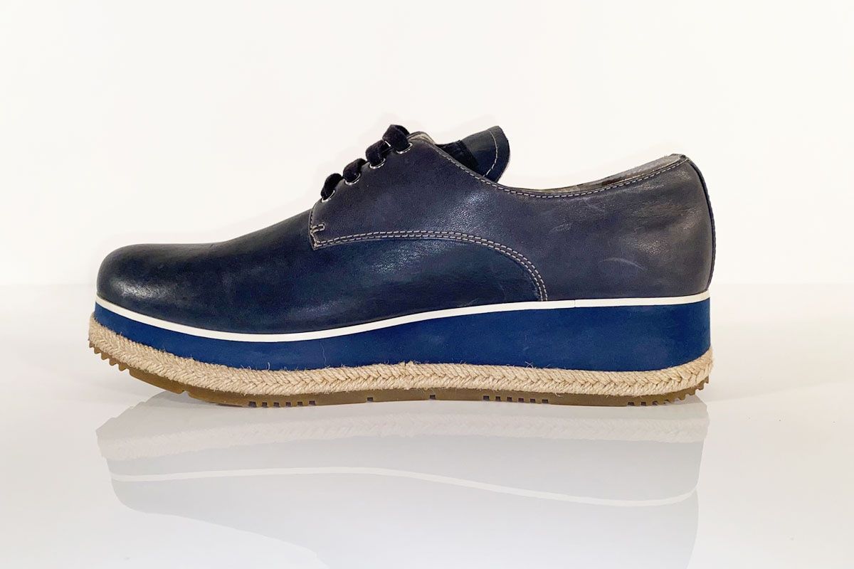 Prada Scarpe da donna: Prada Schnürschuhe Leder dunkelblau Gr.40 – Nuovo (secondo la descrizione) da Ballwil venduto da ClassicGallery 1