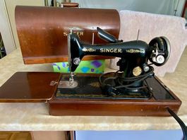 Singer Elektro-Nähmaschine von 1930 Modell 66 inkl. Zubehör