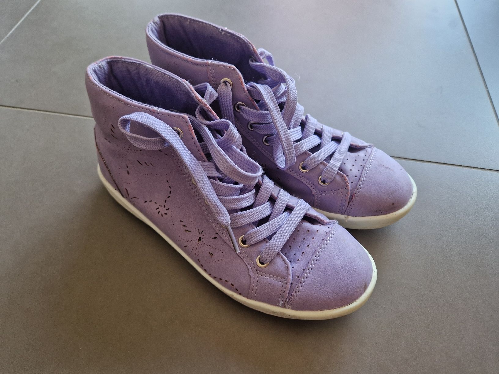 Chaussures filles: Baskets montantes lilas neuves  taille 36 – Neuf (Voir description) à Delémont par bouboute01 1