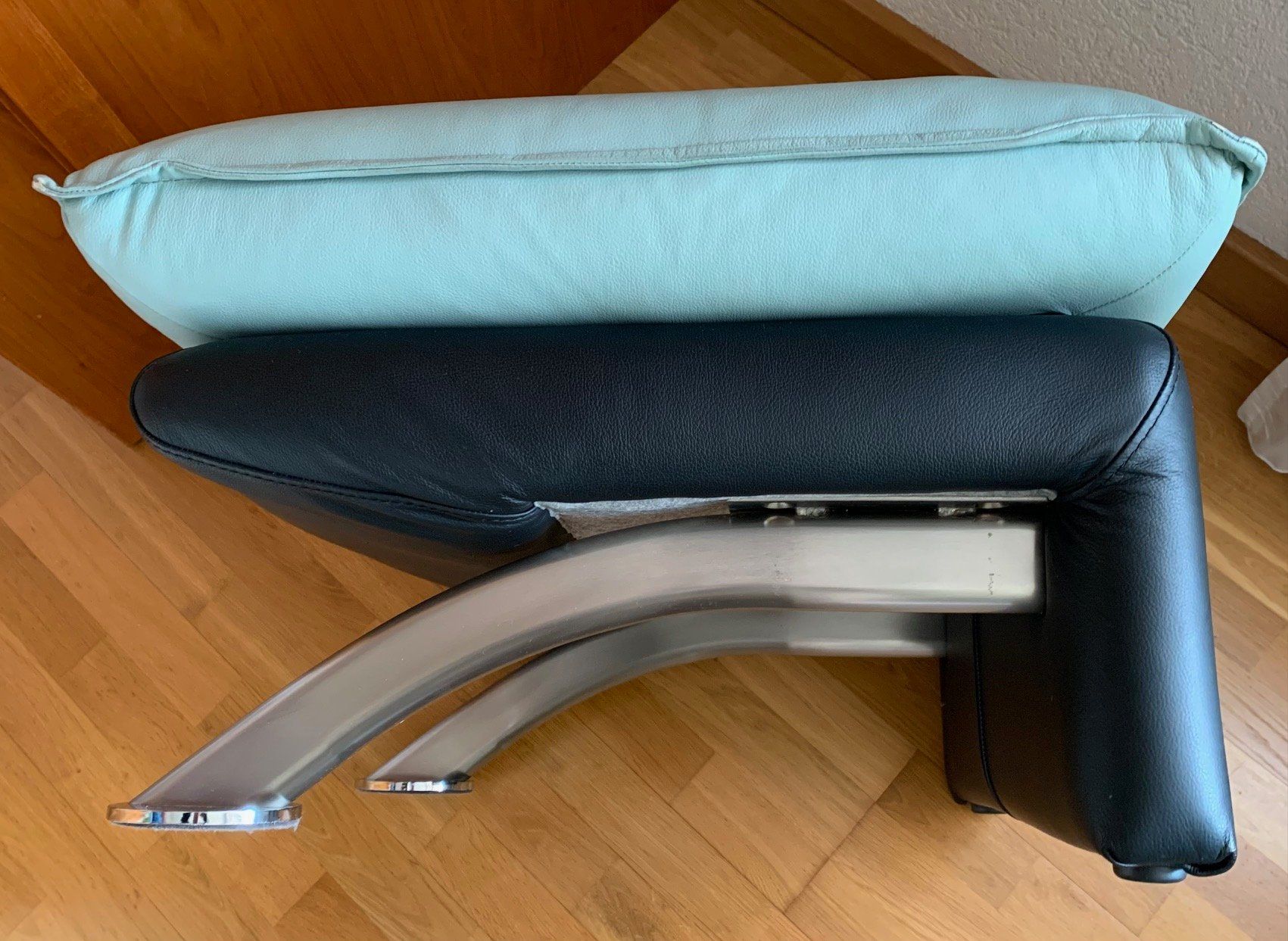 Divani: Chaiselounge Sofa rechtsseitig mit Fusshocker – Usato da Gelterkinden venduto da Troedler04 6