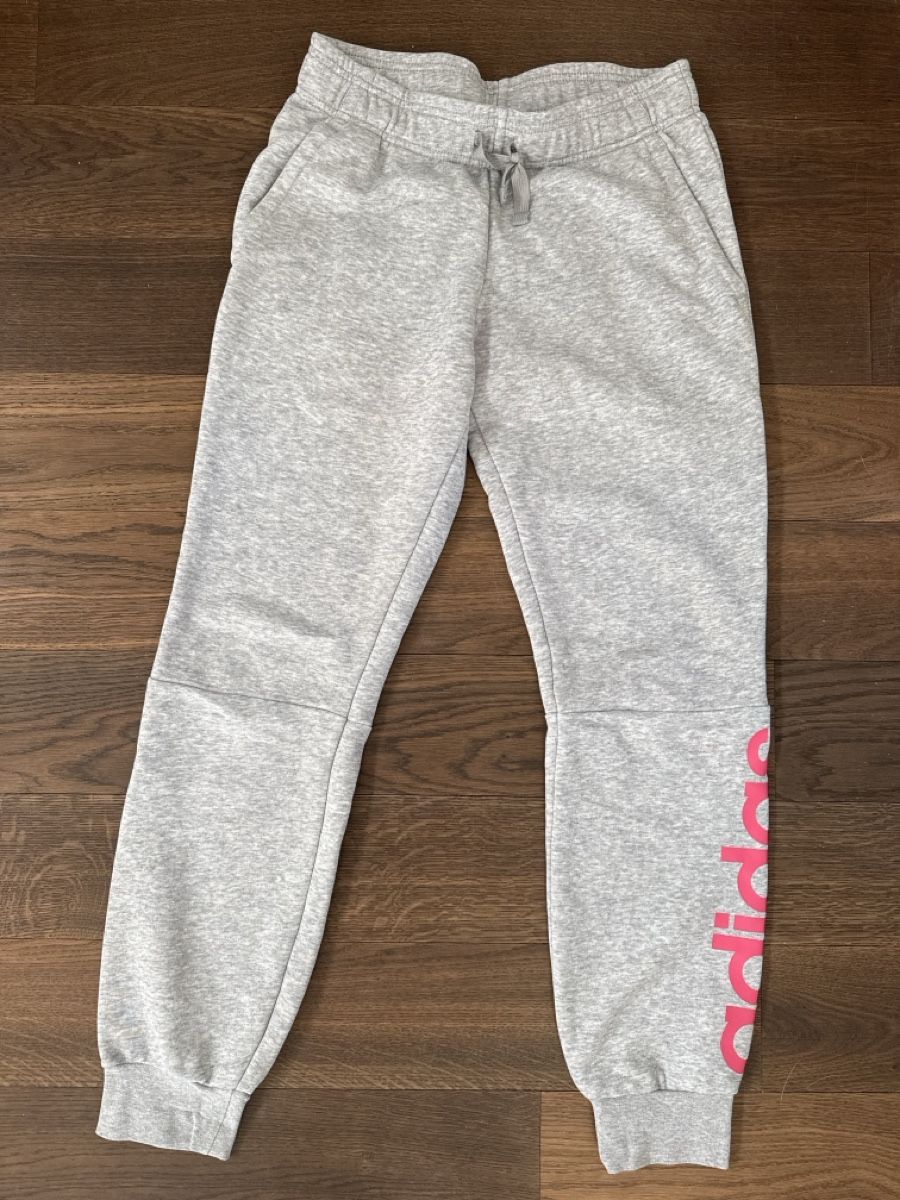 Adidas Hosen: Adidas Trainerhose Gr. S – Gebraucht aus Weiach von Wikingnoldi