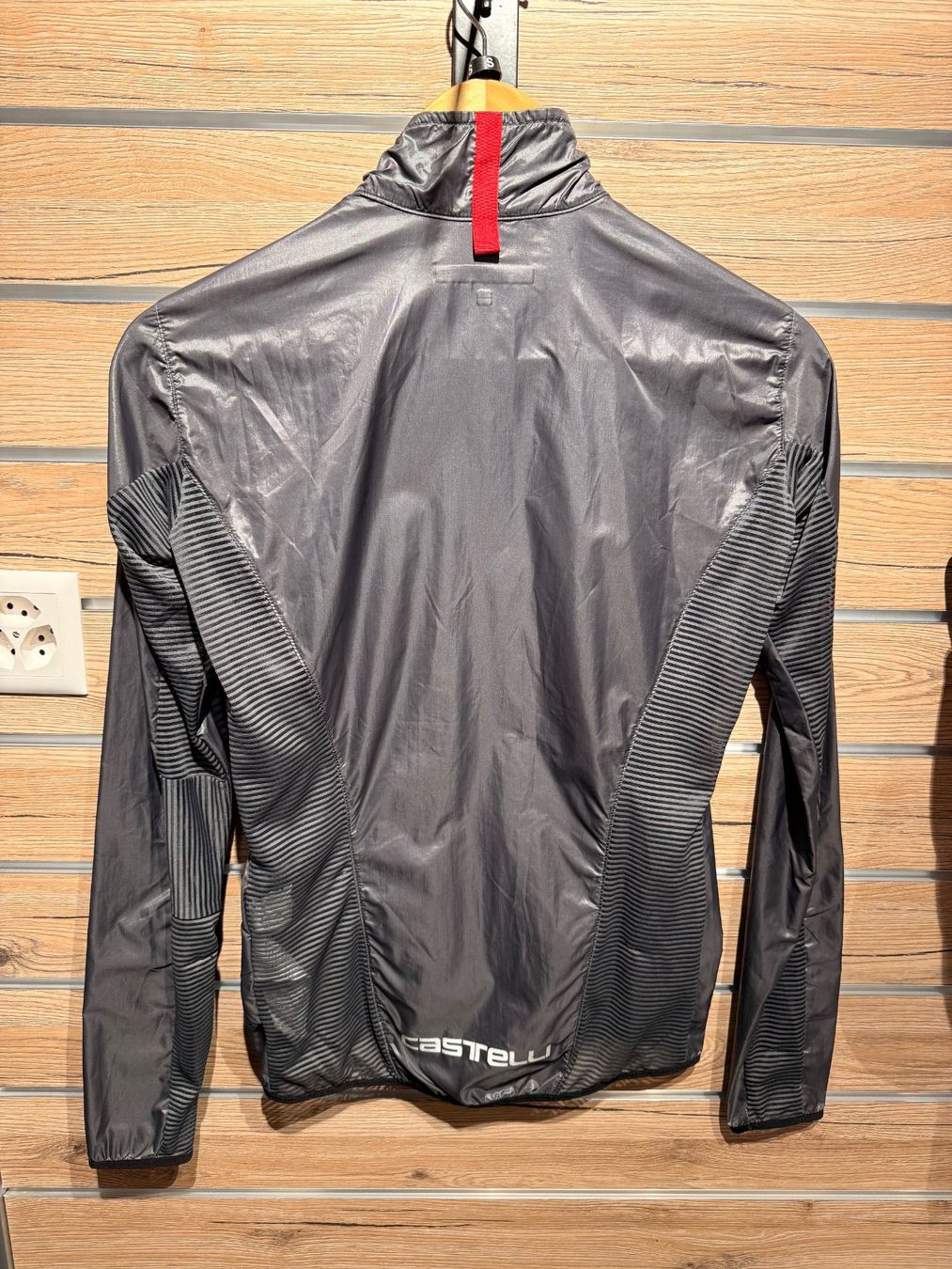 Leibchen & Hosen: Castelli Aria Shell Jacket Women Gr.XS – Neu (gemäss Beschreibung) aus Lauterbrunnen von Imboden-Bike 1