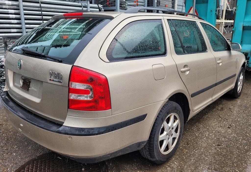 Skoda Automobili: A saisir Skoda Octavia 1.9 TDi 4x4 Break, EXPORT – Usato da St-Imier venduto da Talo1 6