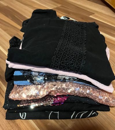 Grosses Set mit Langarmshirts in 146- 152