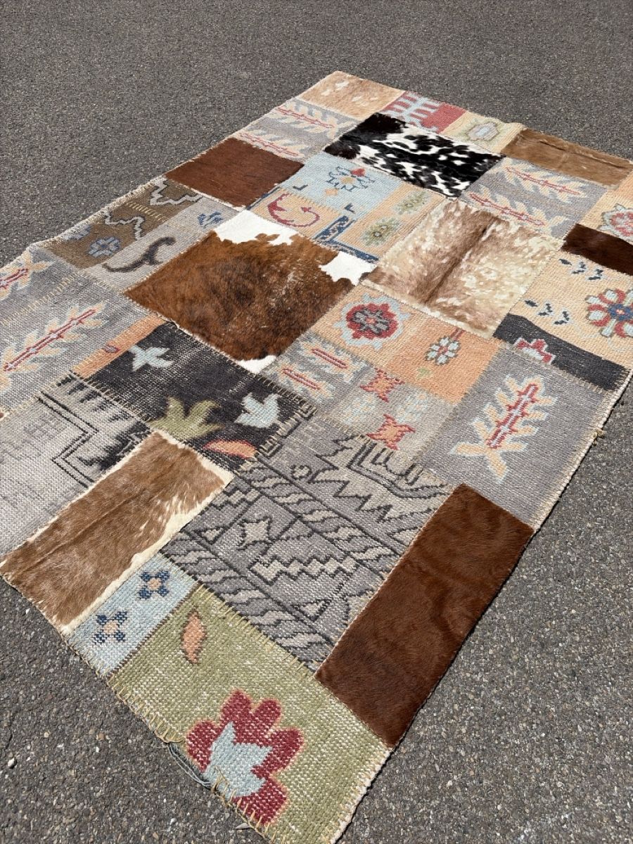 Tapis: Multicolor Patchwork mit Kuhfell  – D'occasion à Wängi par Tesimo 6