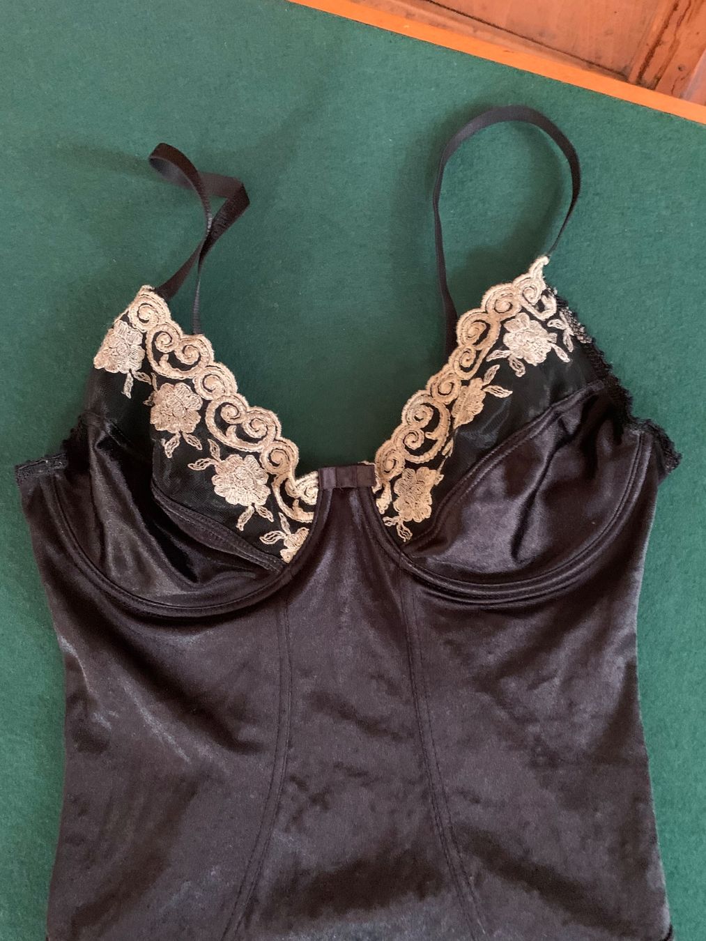 Sonstige Unterwäsche: Body BH Gr 75B – Gebraucht aus Interlaken von Bona55 1