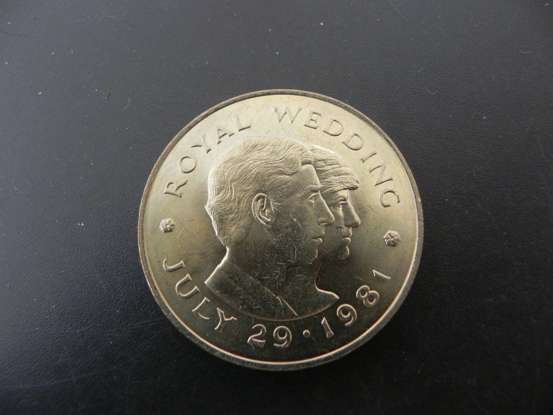 Tutti le monete: Jersey 2 Pounds 1981 - Royal Wedding – Usato da Biel/Bienne venduto da Gogolozi