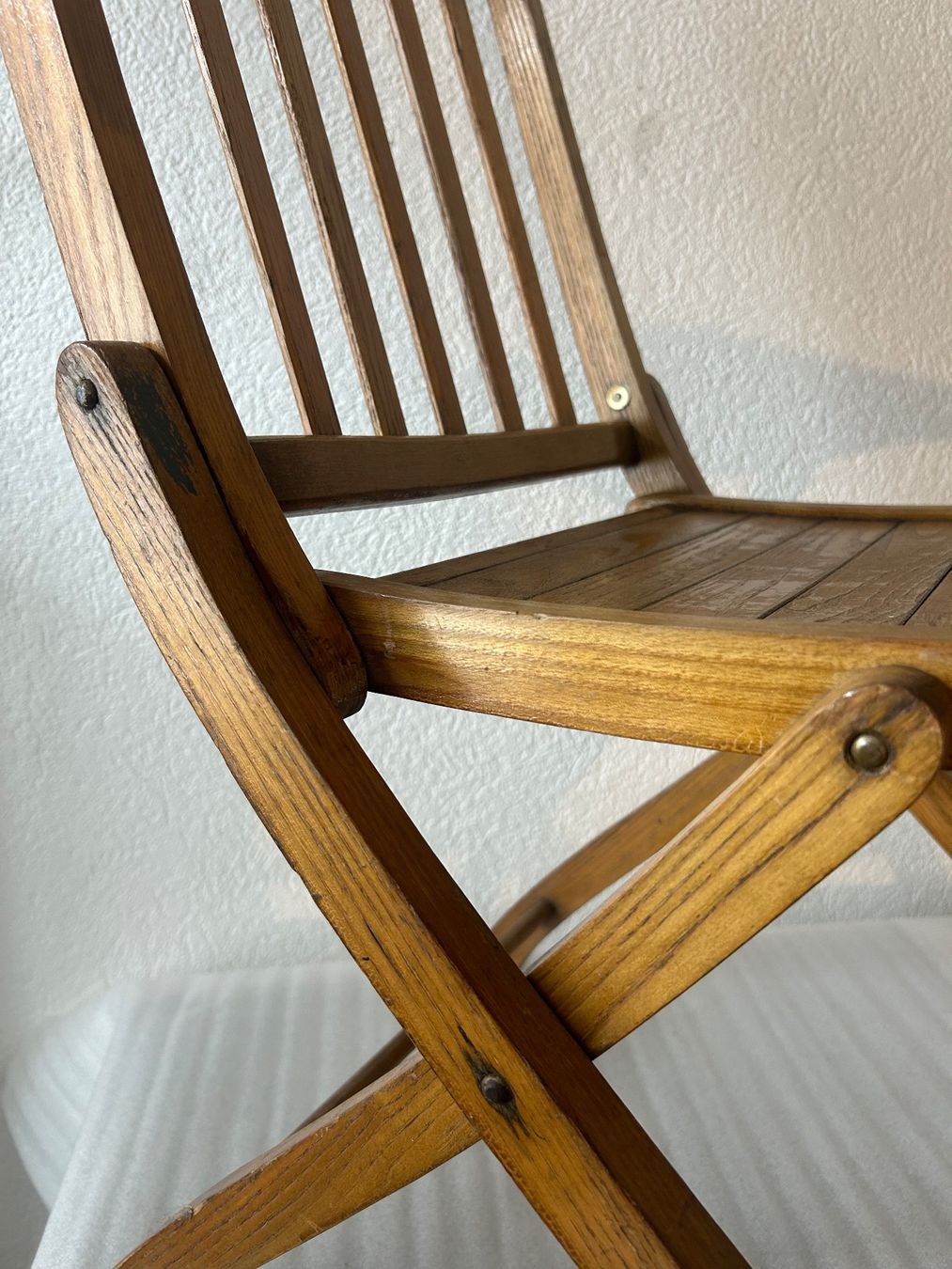 Stühle: Vintage - Holz Klappstuhl – Gebraucht aus La Chaux-de-Fonds von jacq_LaTsch0 3