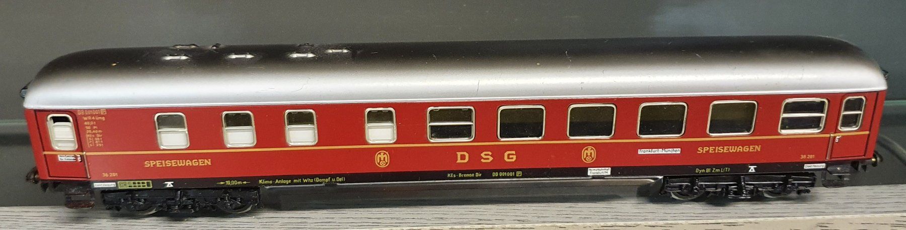 Märklin Modellini di ferrovie: MÄRKLIN: DSG SPEISEWAGEN ROT BLECHMODELL – Usato da Biglen venduto da taunus82 1