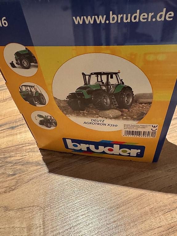 Bruder Giocattoli: Bruder Deutz Agrotron X720 – Nuovo e nell'imballaggio originale da Aarau Rohr venduto da Treasure-Trove 2