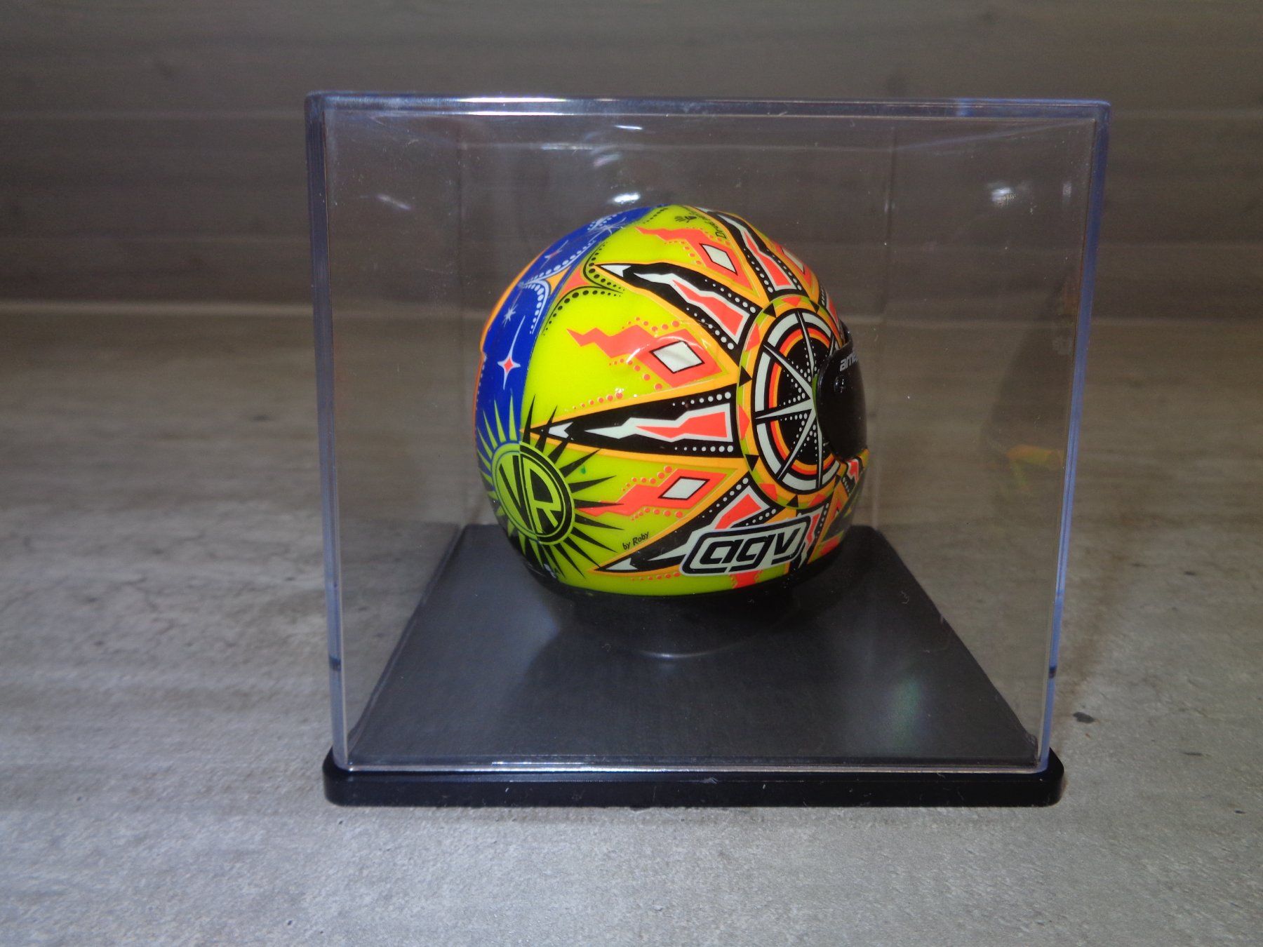 Spark Modellini d'auto: Spark 1:5 Casque Valentino Rossi 46 2002 – Nuovo e nell'imballaggio originale da Reconvilier venduto da rallycar 3