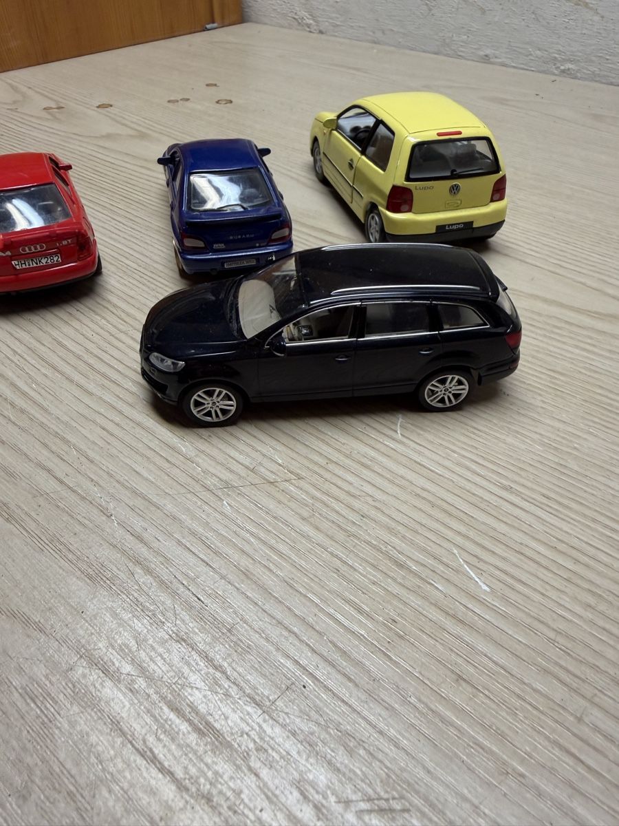 Giocattoli: Spielzeug Autos  – Usato da Herzogenbuchsee venduto da ioa_zcm6