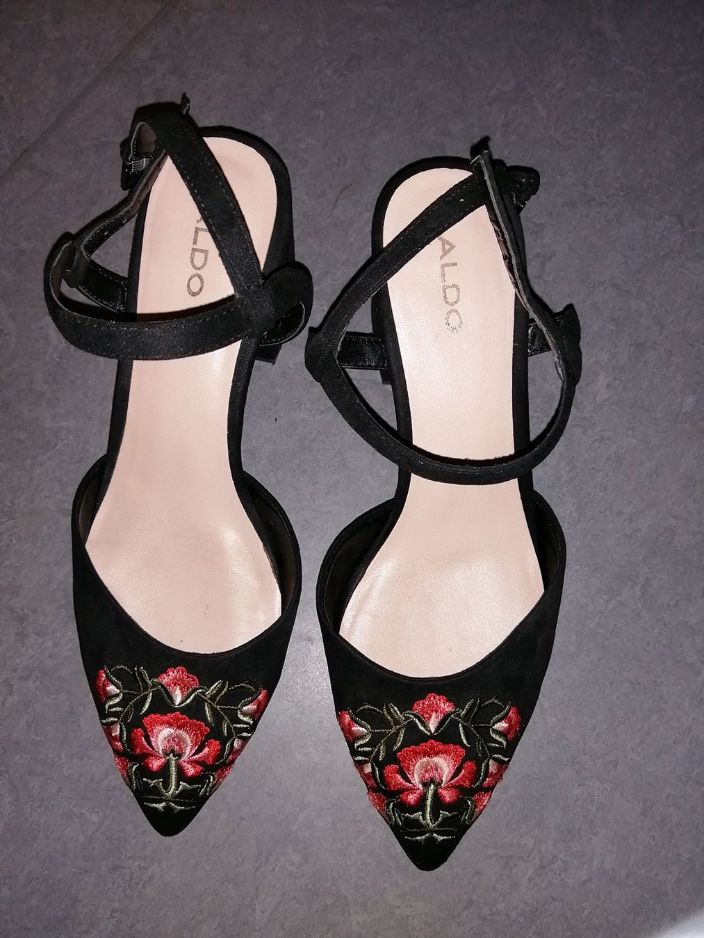 Aldo Scarpe da donna: Sandalen mit Stickerei. ALDO gr.39 – Usato da Buchrain venduto da nat_pl5p