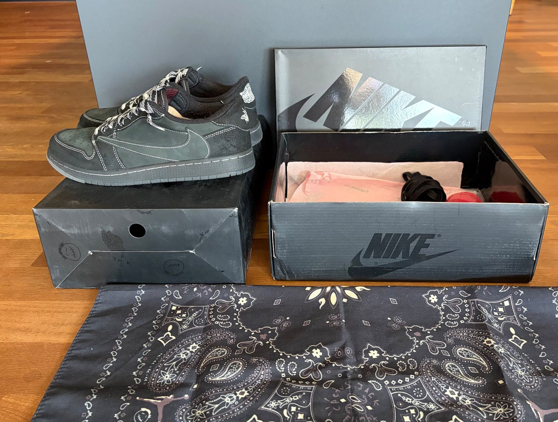 Scott Chaussures hommes: AIR Jordan 1 - Travis Scott black phantom 42.5 – D'occasion à Schmerikon par triathlon2010 1