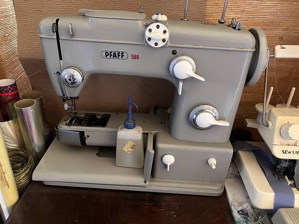 Pfaff Macchine da cucire: Pfaff 360 - Machine à coudre allemande – Usato da Chernex venduto da YvesEi