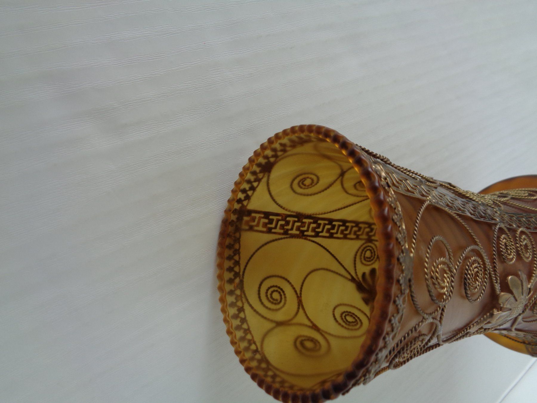 Vase & Récipients: Seltene alte Glasvase mit Metallrelief eingefasst – D'occasion à Chur par omonia 8