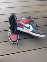 Air Jordan 1 blanc et rouge 42.5