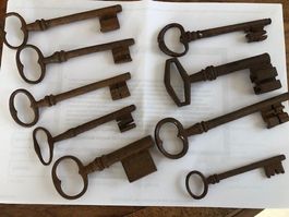 Lot 1 de 9 clefs anciennes