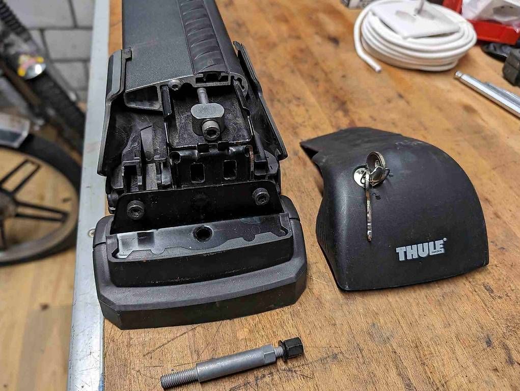 Portapacchi: Dachträger Thule WingBar Edge Black mit Halterung – Usato da Ennetbürgen venduto da Privkero 2
