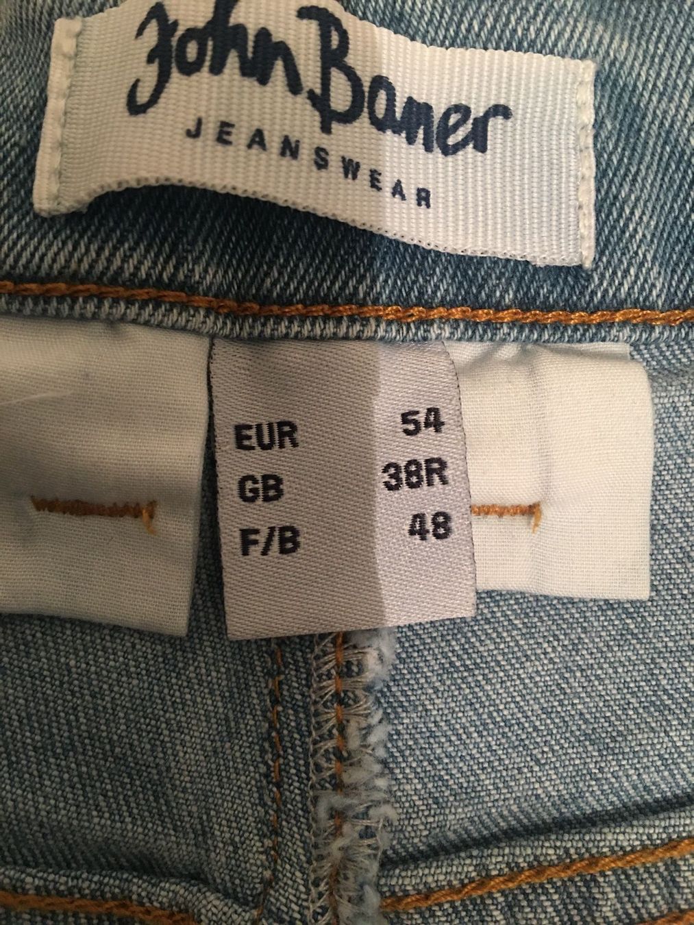 Pantaloni: HERREN CARGO BERMUDA NEU – Usato da basel venduto da lupettone 1