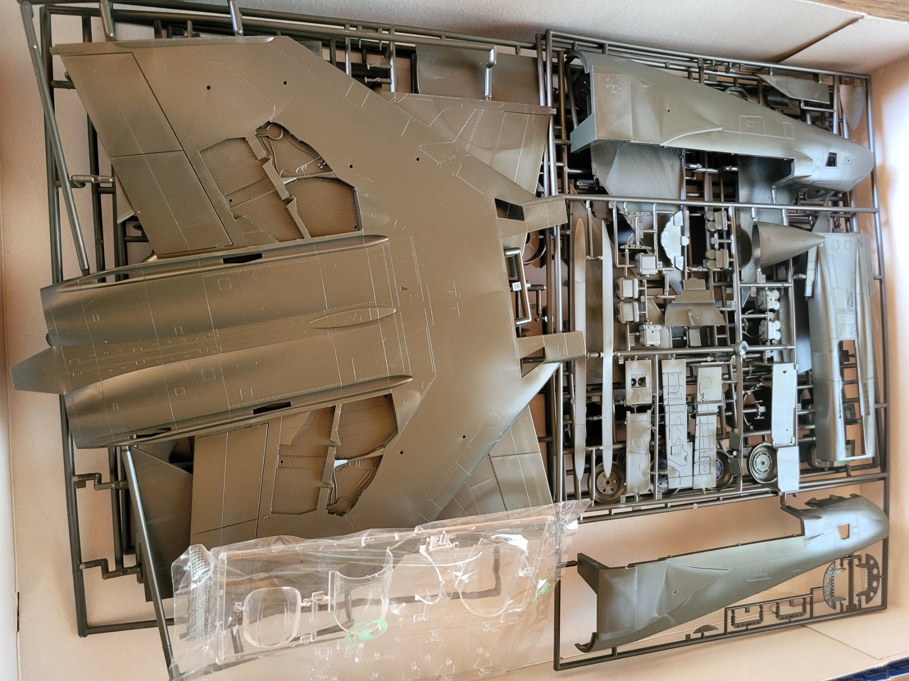 Revell Kit di modellismo & Modellini statici: REVELL 1/32 04798 McDONNELL DOUGLAS RF-4E PHANTOM – Usato da Sonceboz-Sombeval venduto da ant_cd5j 4