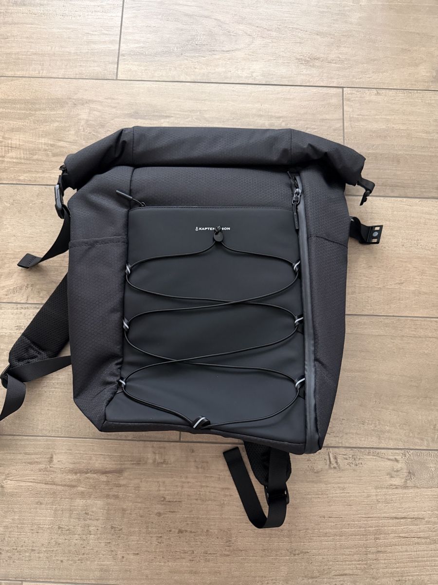 Kapten & Son Zaini: Kapten & Son Yoho all Black Rucksack – Nuovo (secondo la descrizione) da Visp venduto da lookatthis