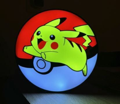 Lampade: Lampe lightbox décoration Pokeball Pikachu – Nuovo (secondo la descrizione) da Noville venduto da Berlusconi55
