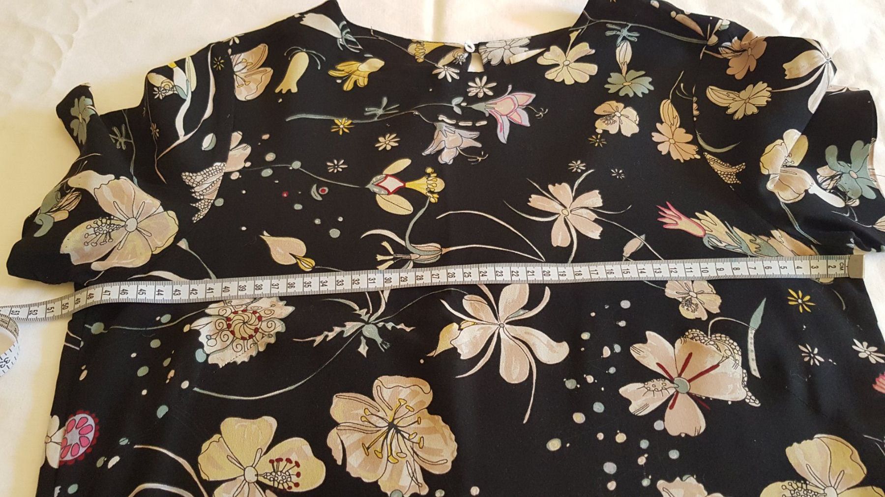 H&M Vestiti: Robe noire à fleurs, ample, dos ouvert H&M, T. 36/S – Usato da Marly venduto da Barbarajane 5