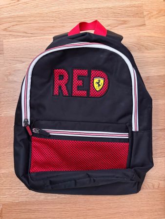 Sac à dos Ferrari noir rouge enfant excellent état