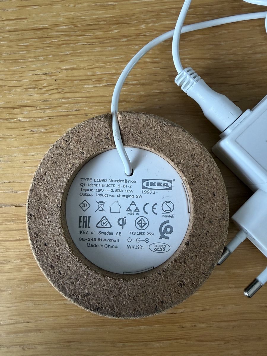 Ikea Chargements: IKEA wireless charger – D'occasion à Zürich par Abu95 2