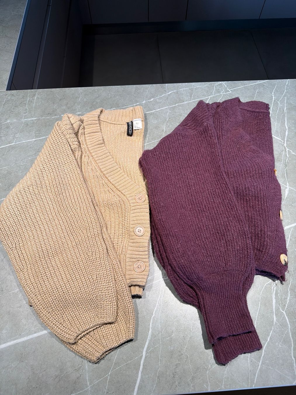 Lots de vêtements: Strickjacken Damen Grösse M/L – D'occasion à Kappel SO par Janni07