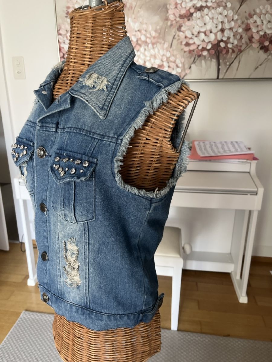 Gilets & Westen: Jeans Weste mit Strass, Julie, S – Gebraucht aus Solothurn von Bobesch08 1