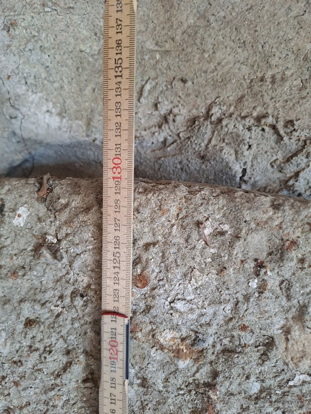 Piatti di portata: Alte Betontischplatte – Usato da Belp venduto da jkunzi 1