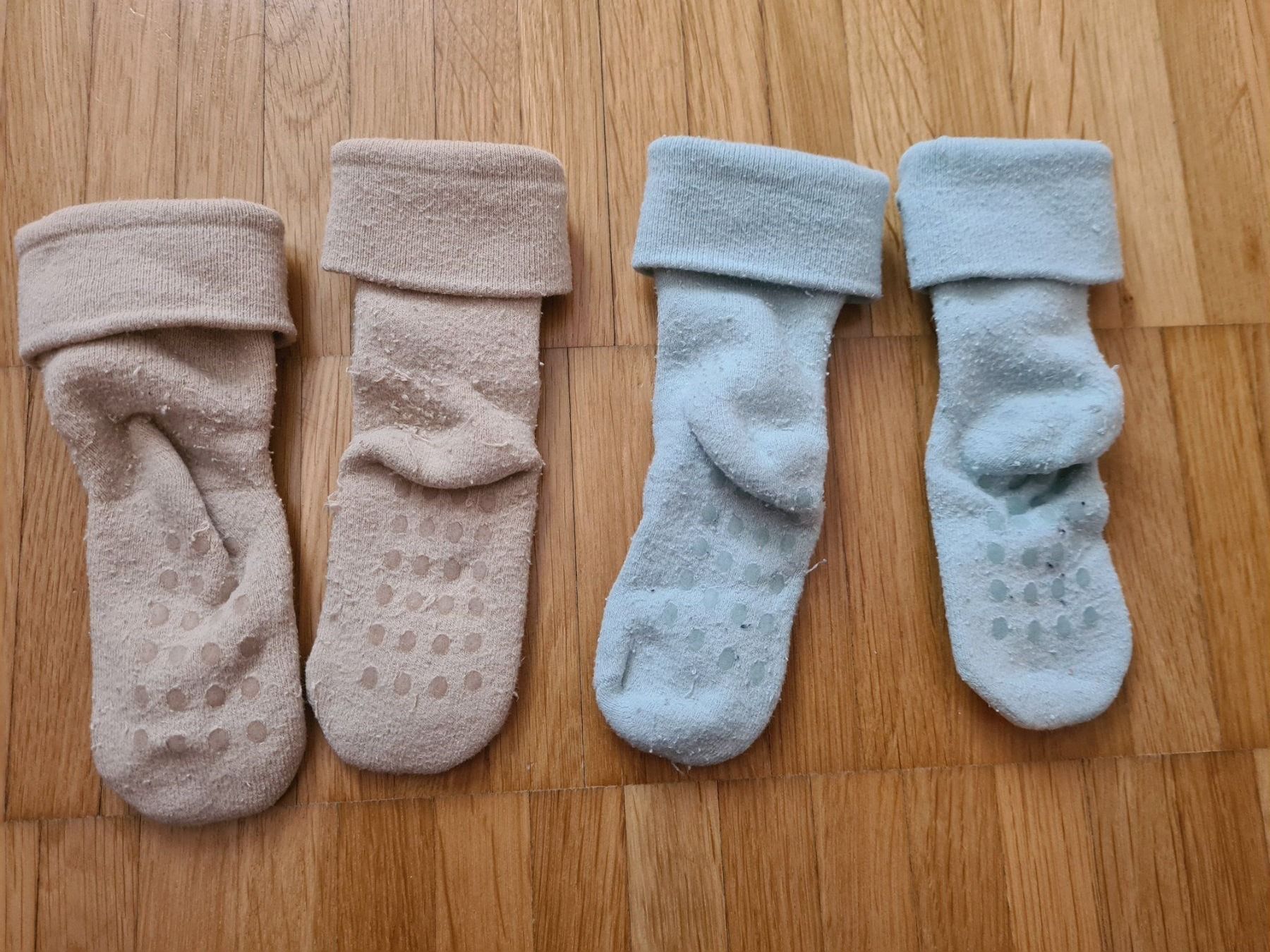 Socken für Kinder: LINDEX Babysocken Gummisohle 2 Stk. – Gebraucht aus Jona von Good_luck_ 4