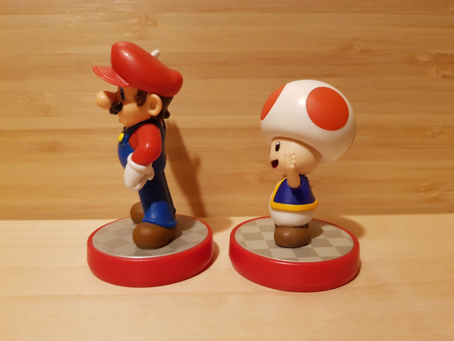 Nintendo Giochi: amiibo Toad + Mario – Usato da Münchenstein venduto da 2DGames 1