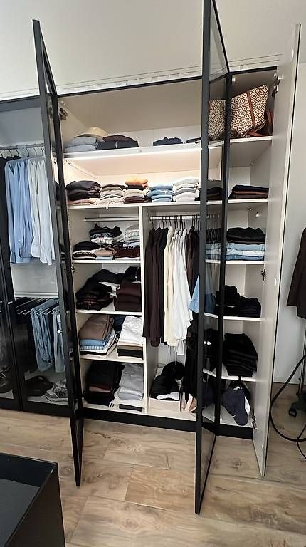 Armoires: Kleiderschrank – Neuf avec emballage d'origine à Siebnen par dia_672h 3