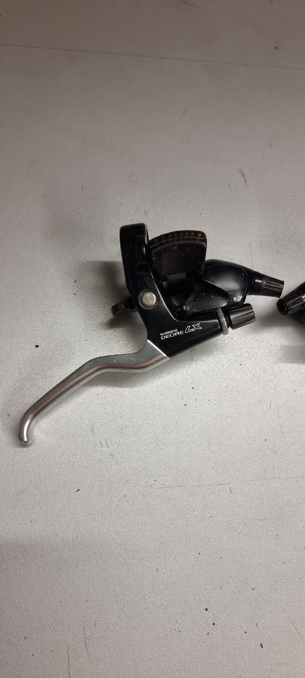 Shimano Pezzi di ricambio: Shimano LX M565 Schalt-Bremshebel  – Usato da Seon venduto da Stibinio 2