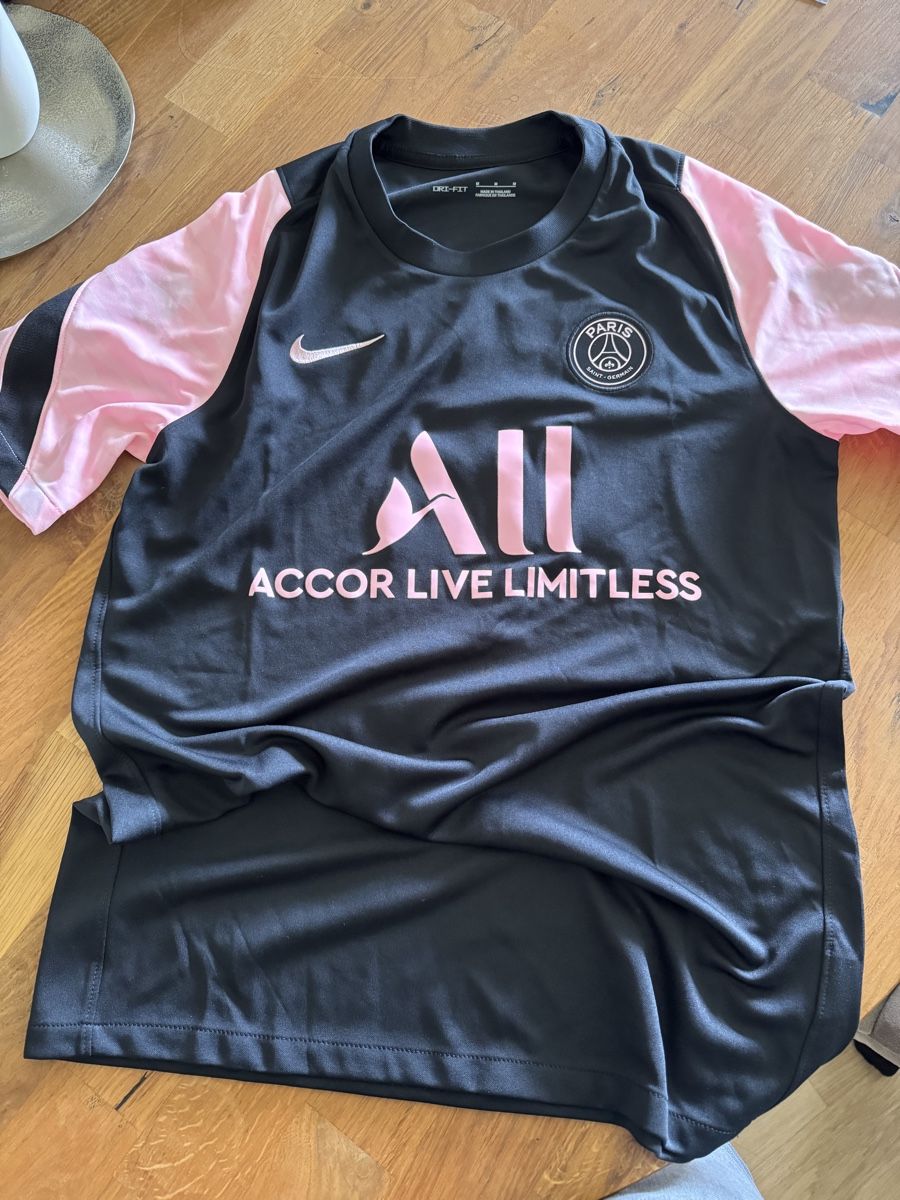 Canottiere & Pantaloni: Paris Saint-Germain Jersey - Stylish and comfortable! – Usato da Zürich venduto da ErnstS_23