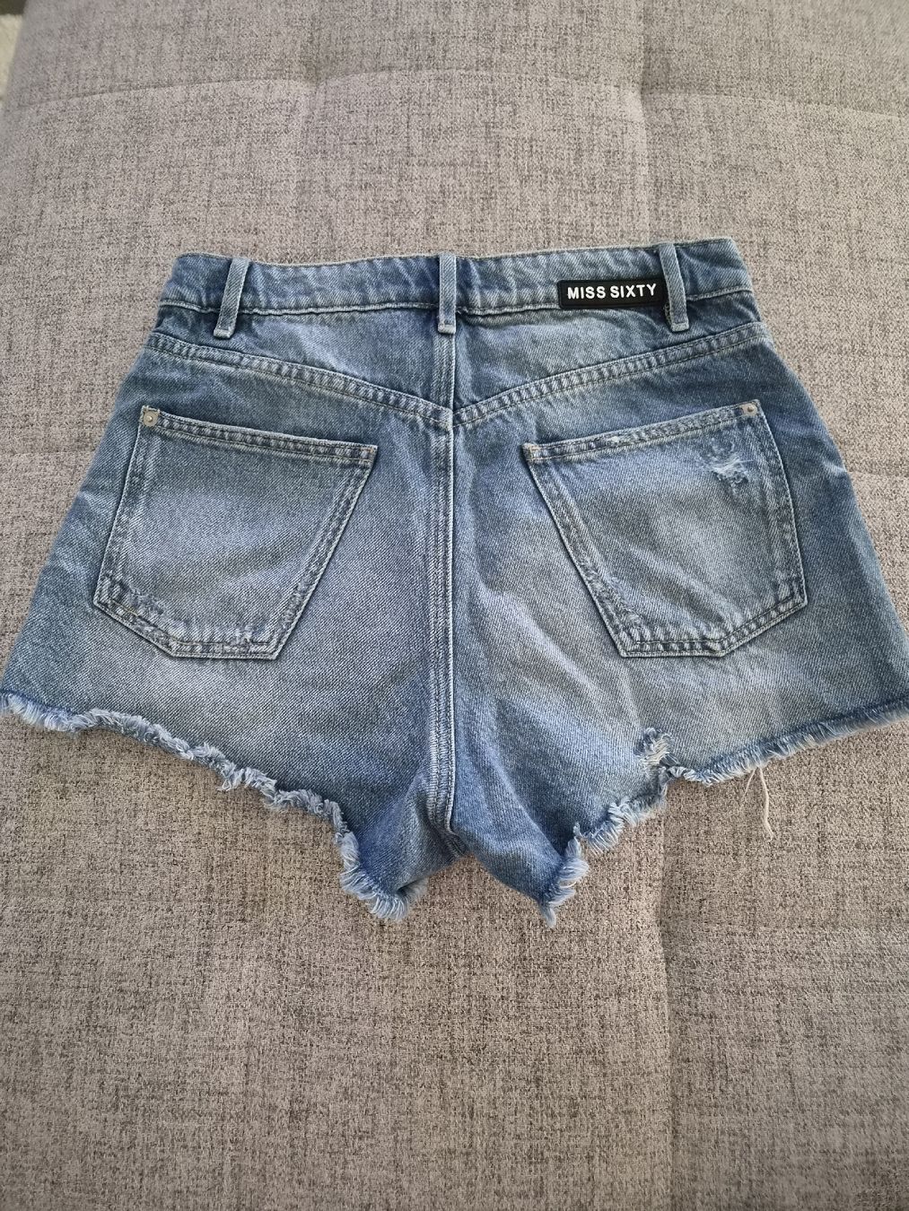 Miss Sixty Jeans: Jeans Shorts 34/36 – Nuovo (secondo la descrizione) da Birr venduto da Daria_secondhand 1
