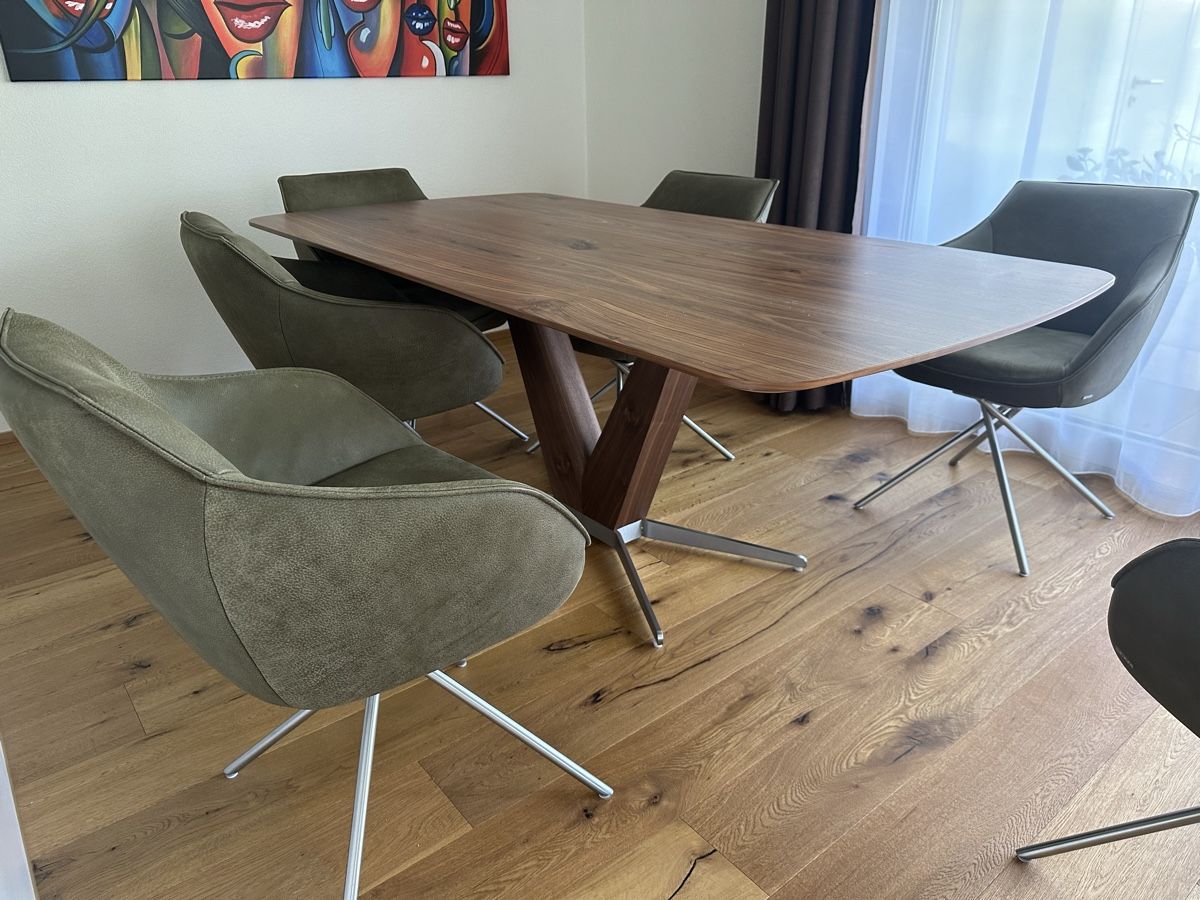Pfister Tavoli: Esstisch Designer Koinor – Usato da Neukirch (Egnach) venduto da Drughino 2