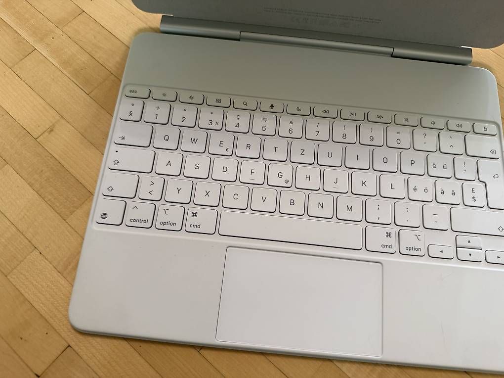 Claviers: original Apple iPad Magic Keyboard 13" Model A3340 – D'occasion à Scherzingen par polini42 2