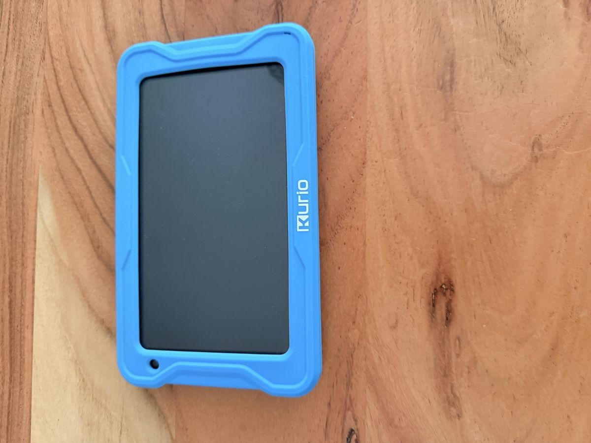 Tablet PC: Kurio Kinder-Tablet 7" mit blauer Schutzhülle & Ständer – Nuovo (secondo la descrizione) da Buchs AG venduto da GresaaB 4