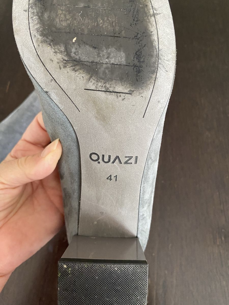Scarpe da donna: Graue Veloursleder Pumps, Grösse41 41 – Nuovo (secondo la descrizione) da Kreuzlingen venduto da Lukma64 5