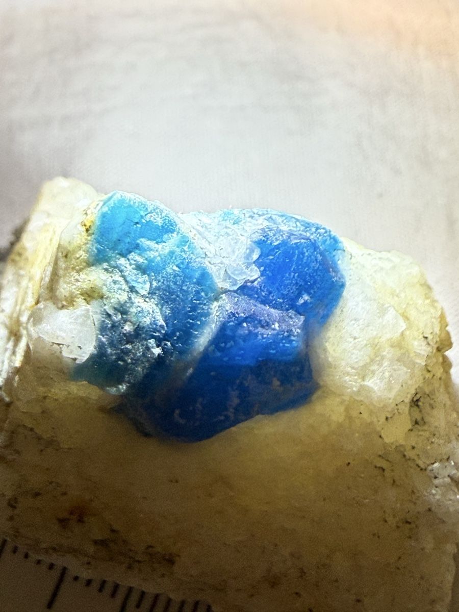 Mineralien & Heilsteine: Hauyn Kristall in Matrix  – Gebraucht aus Oberhof von RealStone 2