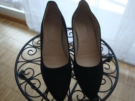 schwarzer Veloursleder Pumps