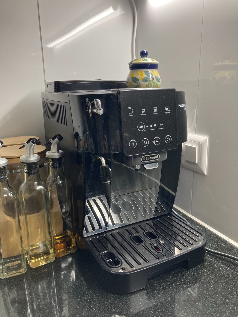 De'Longhi Macchine per caffè & Macchine per espresso: De'Longhi Magnifica Start Kaffeemaschine – Usato da Zürich venduto da ann_6gcx