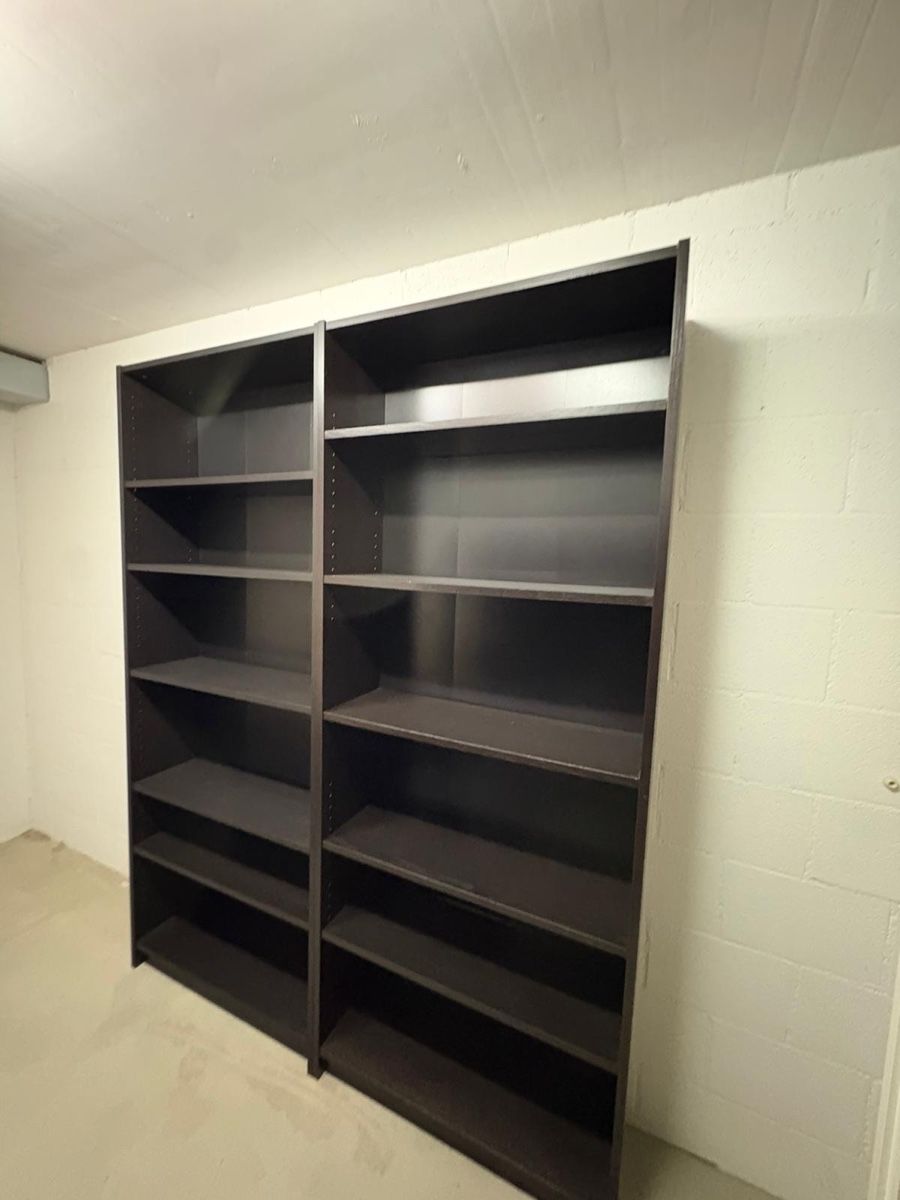 Scaffali: Bücherregal schwarz – Usato da Oberbüren venduto da Si.Ka 1