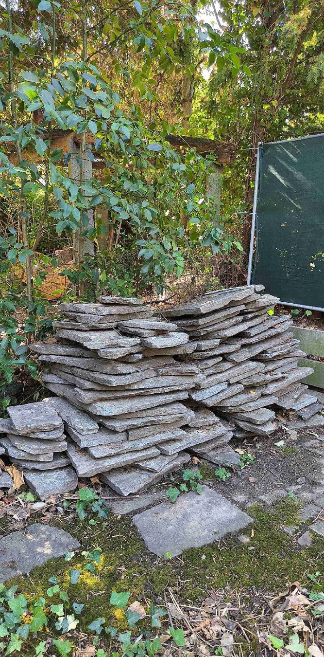 Steine & Dachziegeln: Natursteinplatten Granitge – Gebraucht aus Basel von Jesmer