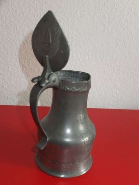 Caraffe: Pichet en étain / Neuchâtel – Usato da Genève venduto da Donnet2 4