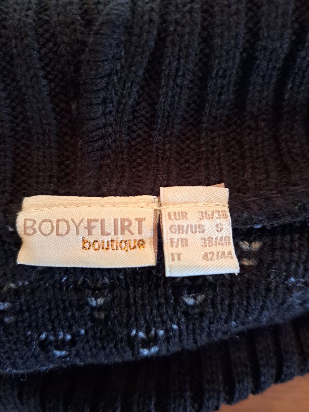 Vestiti: Strickkleid schwarz/grau gemustert – Usato da Rafz venduto da MuriFinn 3